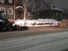 Дорожники борются с последствиями снегопада в Саратовской области 