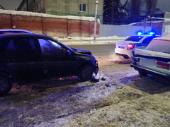 В Саратове автомобилист с наркотиками попытался уйти от погони и попал в ДТП