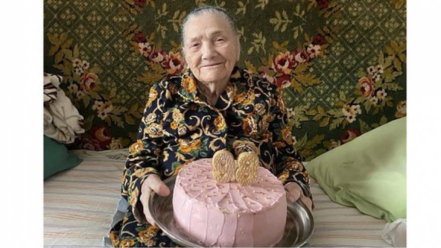 Саратовская труженица тыла Сурнина празднует 98-летие