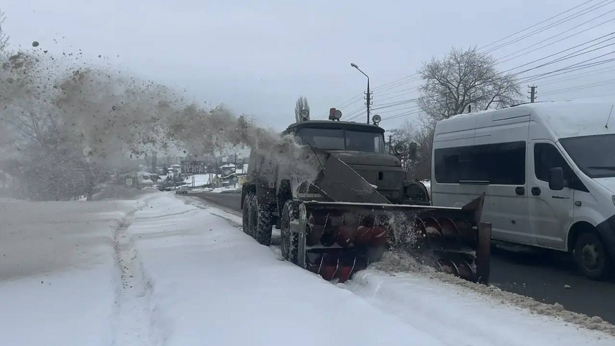 В Энгельсском районе вывезли 1,7 тысячи кубометров снега