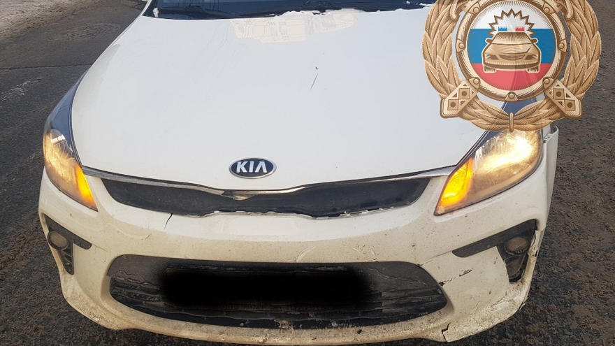 В Саратове мужчина на электровелосипеде попал под колеса KIA