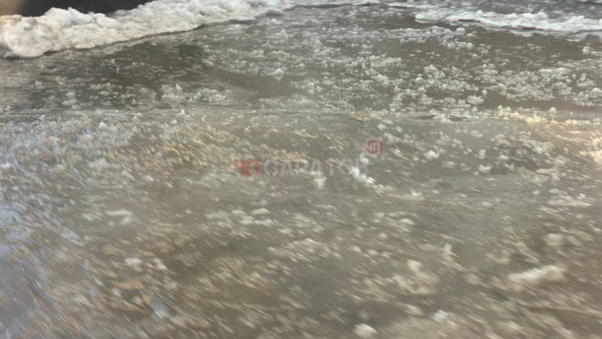 В центре Саратова из-за потопа встали троллейбусы