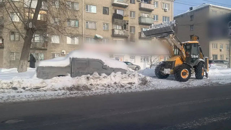 Улицы Саратова продолжают зачищать от брошенных машин