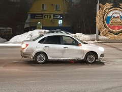 В Саратове УАЗ влетел в автобус и сбил прохожего