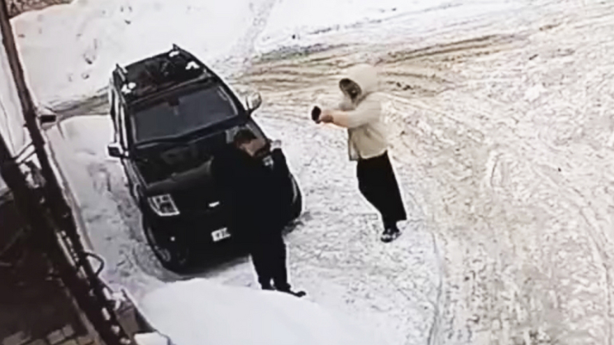 В Саратове мужчине брызнули в глаза из баллончика (видео)