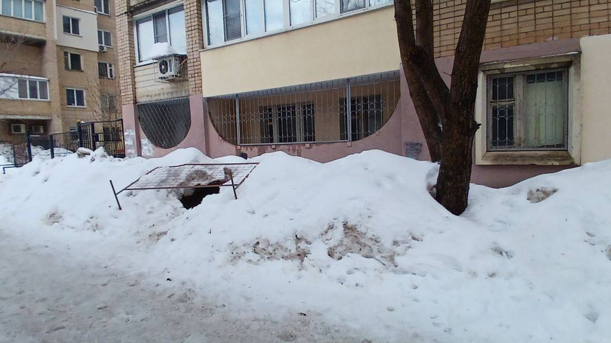 В Саратове в колодец провалился ребенок
