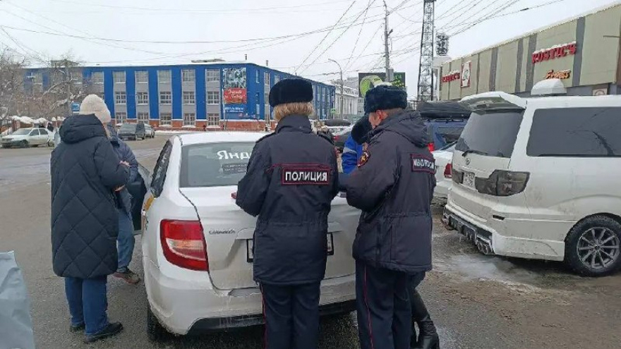 В Саратове таксистам-нелегалам устроили черную пятницу