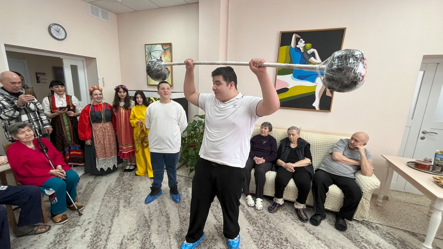 В Энгельсском доме-интернате прошли масленичные гуляния