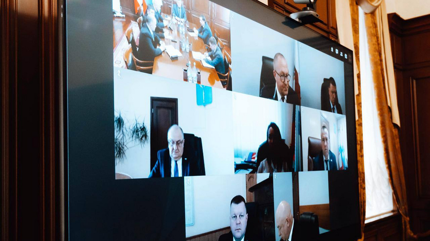 Исаев потребовал усилить борьбу с гололедом в Саратове