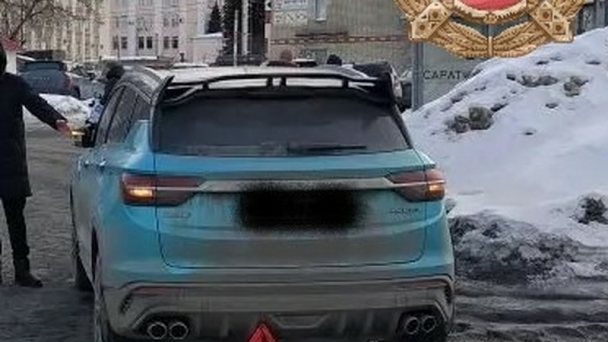 В Саратове кроссовер сбил девочку