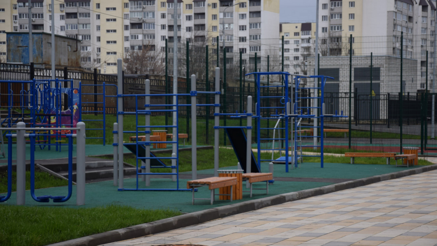 В саратовских сельских школах построят новые спортплощадки