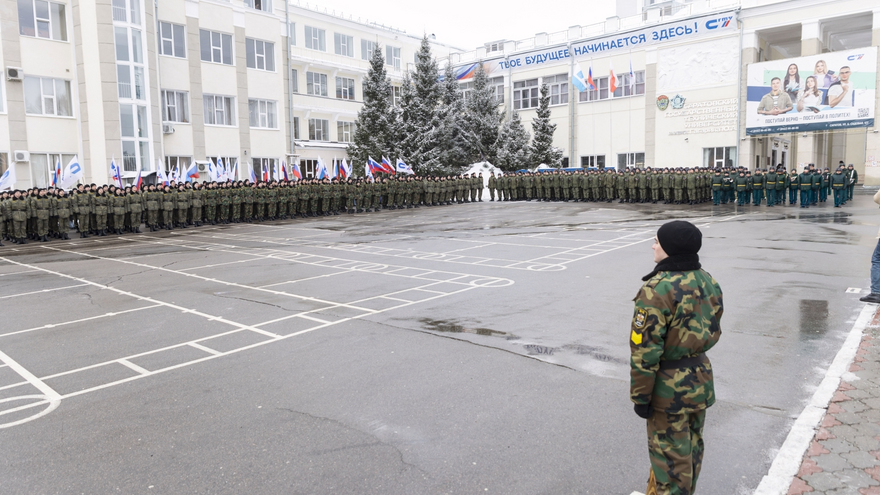 В преддверии Дня защитника Отечества в СГТУ прошло торжественное построение