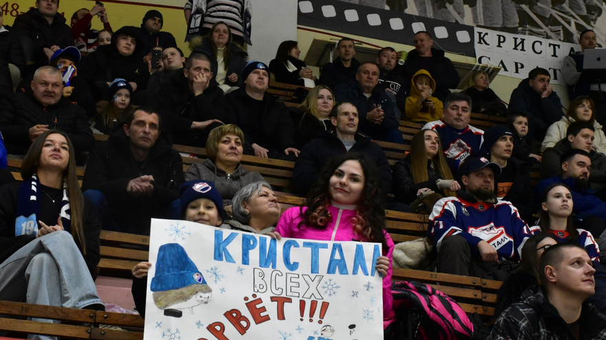 Кристалл дома обыграл Ижсталь со счетом 3:2