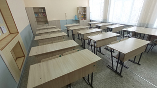 Учителям и воспитателям 14 районов Саратовской области поднимут зарплату