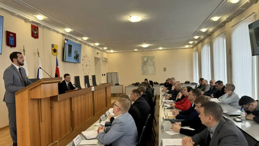 С улиц Энгельса убрали 8 тысяч кубометров снега