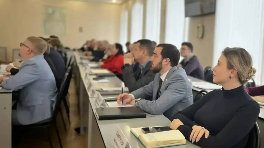 С улиц Энгельса убрали 8 тысяч кубометров снега