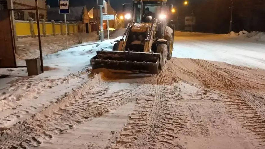 С улиц Энгельса убрали 8 тысяч кубометров снега