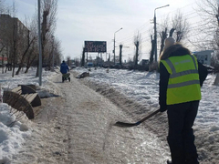 С улиц Энгельса убрали 8 тысяч кубометров снега