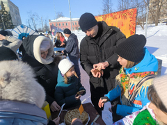 В Саратовской области глава района стал участником чемпионата по блинам