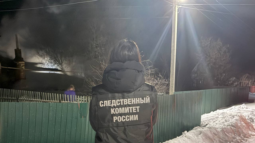 В Саратовской области мужчина сжег дом с тремя людьми