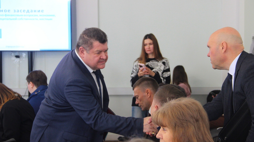 Безопасный город, строительство скверов, благоустройство набережной: в бюджет Саратова вносят очередные поправки