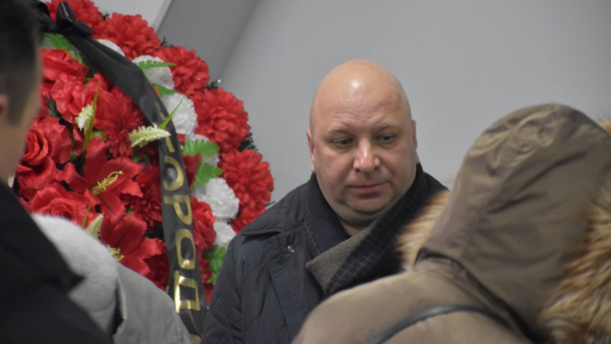 Сотни саратовцев встали в очередь ради прощания с Николаем Островским