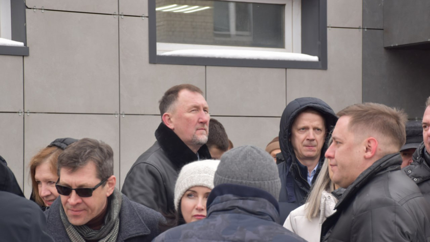 Сотни саратовцев встали в очередь ради прощания с Николаем Островским