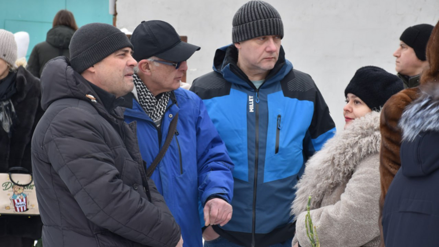 Сотни саратовцев встали в очередь ради прощания с Николаем Островским