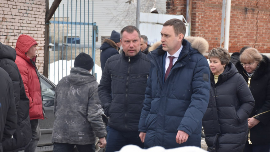 Сотни саратовцев встали в очередь ради прощания с Николаем Островским