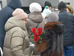 Сотни саратовцев встали в очередь ради прощания с Николаем Островским