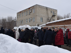 Сотни саратовцев встали в очередь ради прощания с Николаем Островским
