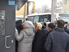 Сотни саратовцев встали в очередь ради прощания с Николаем Островским