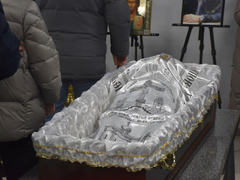Сотни саратовцев встали в очередь ради прощания с Николаем Островским