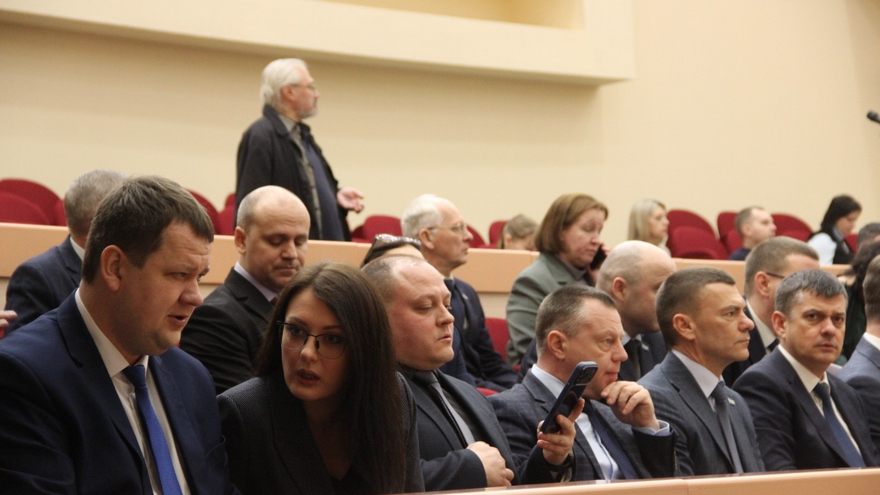Депутаты сняли полномочия мэра Саратова с Михаила Исаева