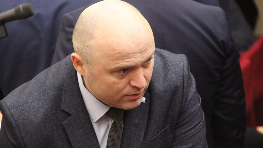 Депутаты сняли полномочия мэра Саратова с Михаила Исаева