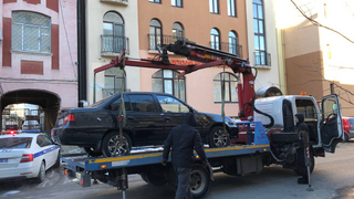 В Саратове собираются перемещать мешающие уборке улиц машины