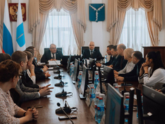 В Саратове продолжают сносить незаконные рекламные щиты