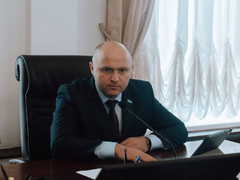 В Саратове продолжают сносить незаконные рекламные щиты