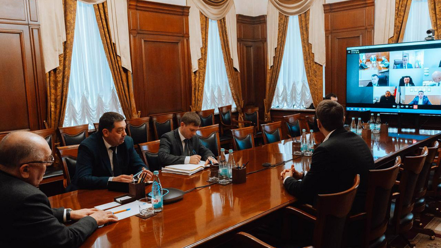 В Саратове намерены усилить контроль за очисткой крыш от наледи