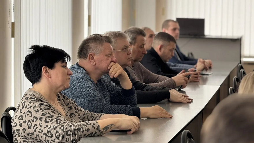 Глава Энгельсского района напомнил об ответственности за расчистку крыш и дворов
