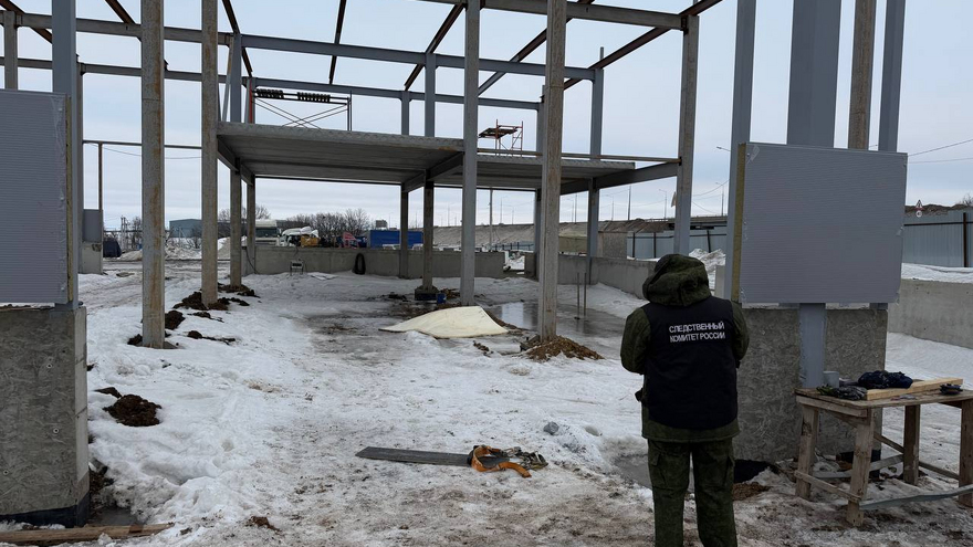 В Саратове рабочий фирмы Торговый дом Градиент покалечился при падении с высоты