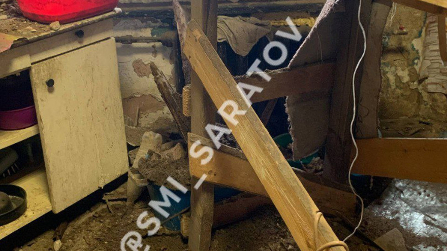 В Саратове рухнул потолок в доме-памятнике, где умер физик Яблочков
