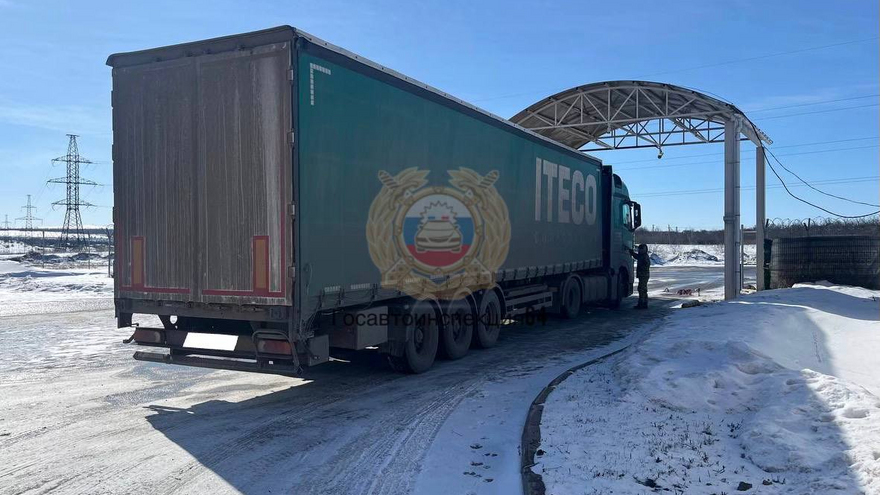 В Саратове фура насмерть сбила женщину