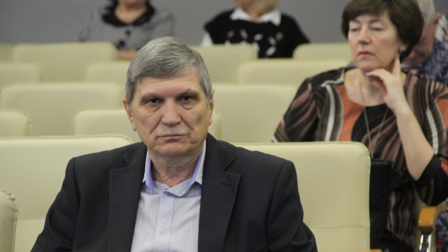 Губернатор потребовал добиваться повышения зарплат в Саратове