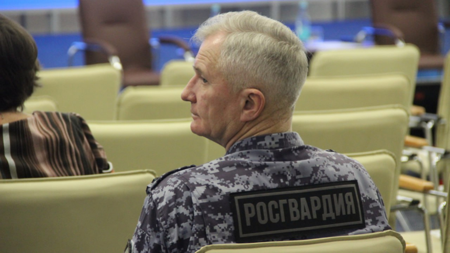 Губернатор потребовал добиваться повышения зарплат в Саратове