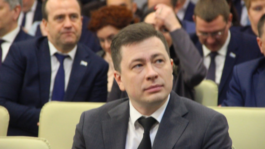 Губернатор потребовал добиваться повышения зарплат в Саратове