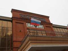 Губернатор потребовал добиваться повышения зарплат в Саратове