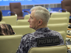Губернатор потребовал добиваться повышения зарплат в Саратове