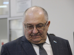 Губернатор потребовал добиваться повышения зарплат в Саратове