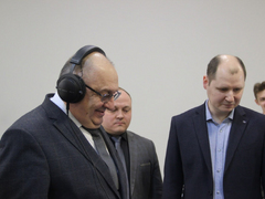 Губернатор потребовал добиваться повышения зарплат в Саратове